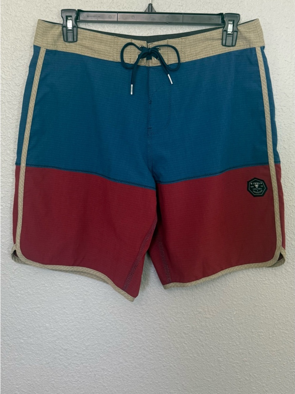VISSLA Board Shorts size 34